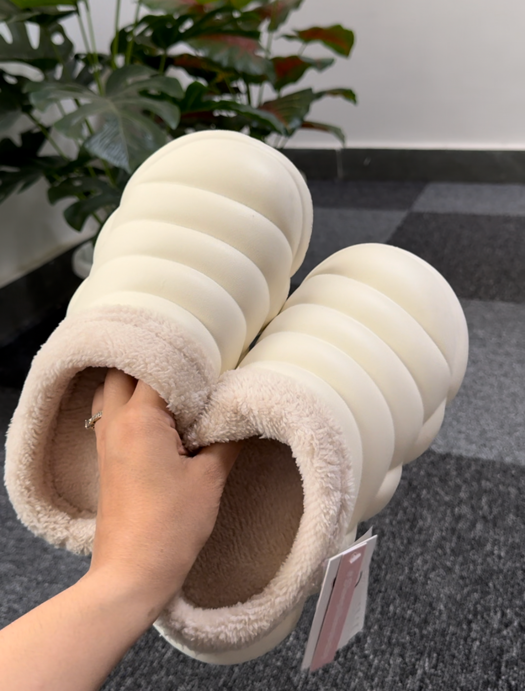 Off- white Hard shell Winter Fur slippers